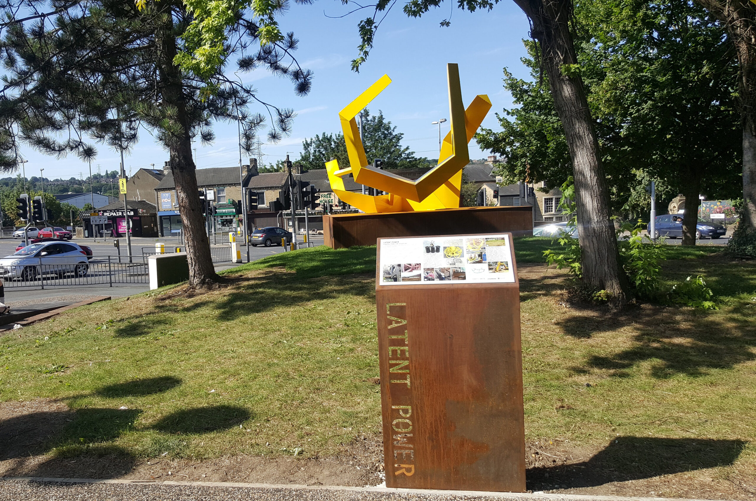 Rebecca Appleby’s Latent Power Latent Power is a strikingly bold sculpture by Rebecca Appleby,...