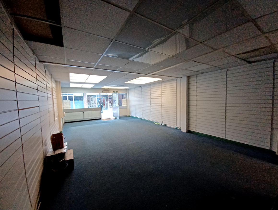 Large former retail unit located in Burgess Hill, Sussex for...