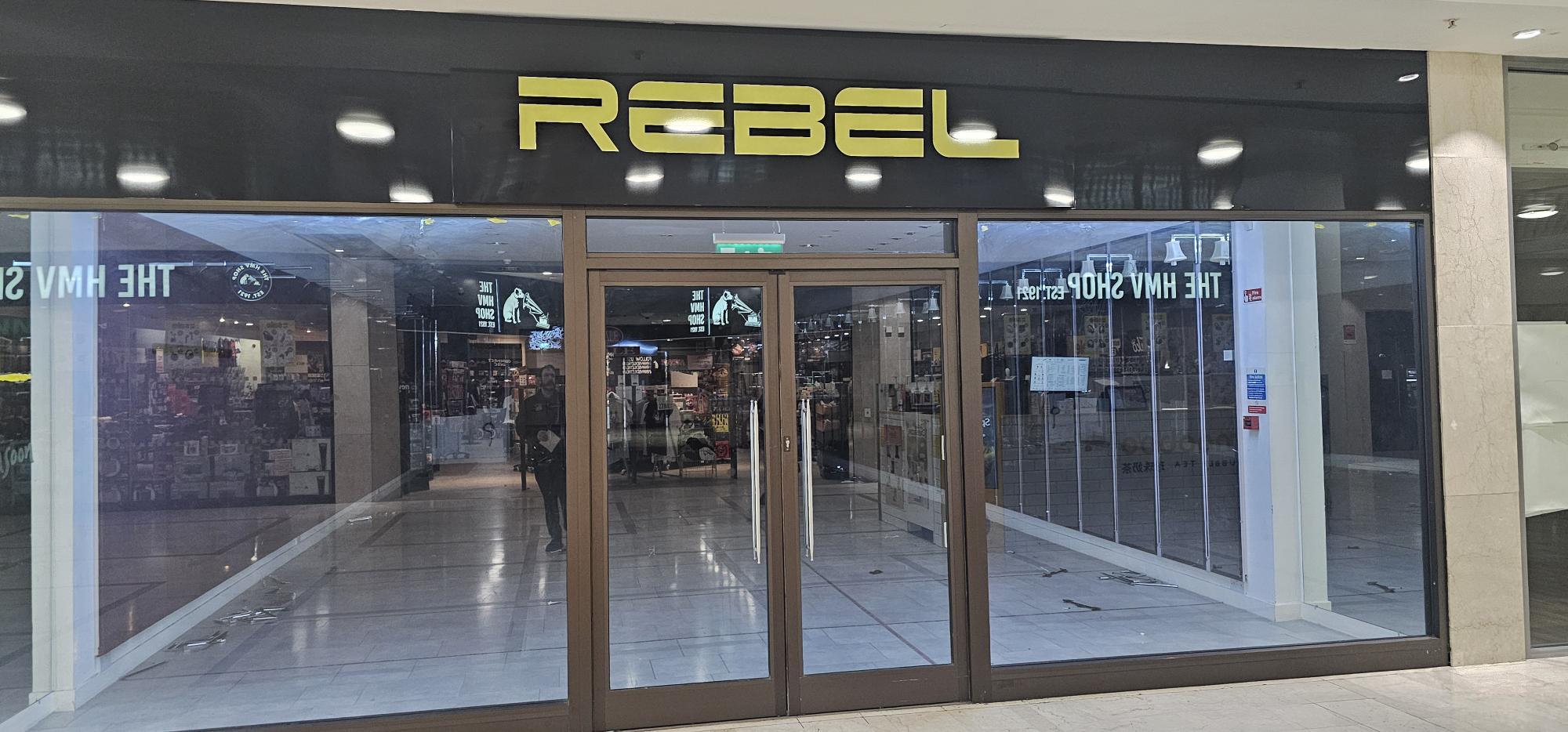 Broadway Shopping Centre, Bexleyheath Three ground-floor former retail units in Bexleyheath’s Broadway Shopping Centre,...