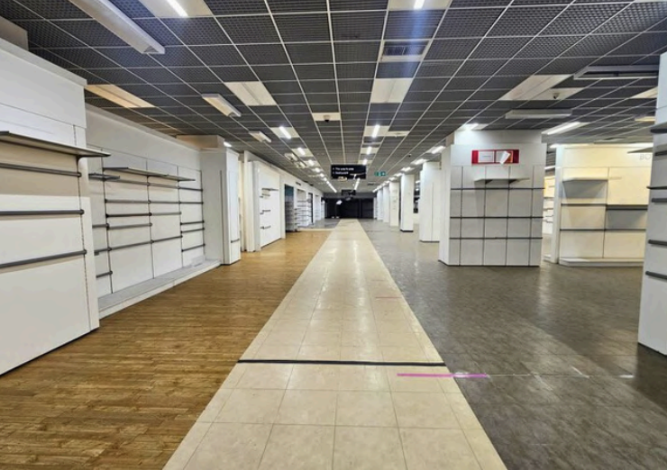 The Potteries, Stoke-on-Trent Large former retail unit, The Potteries, in Hanley, Stoke-on-Trent