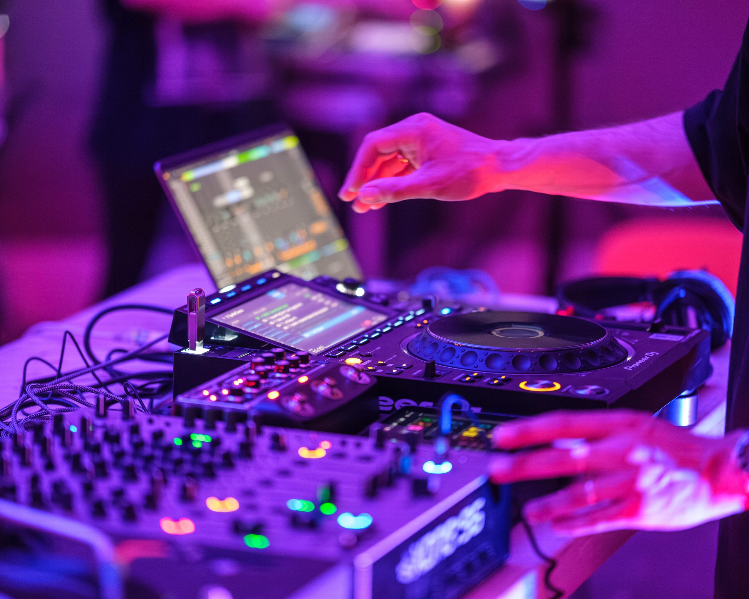 IKLECTIK: NOMADIK 3D Sound Week Leeds hosted its first ever 3D sound week in May...