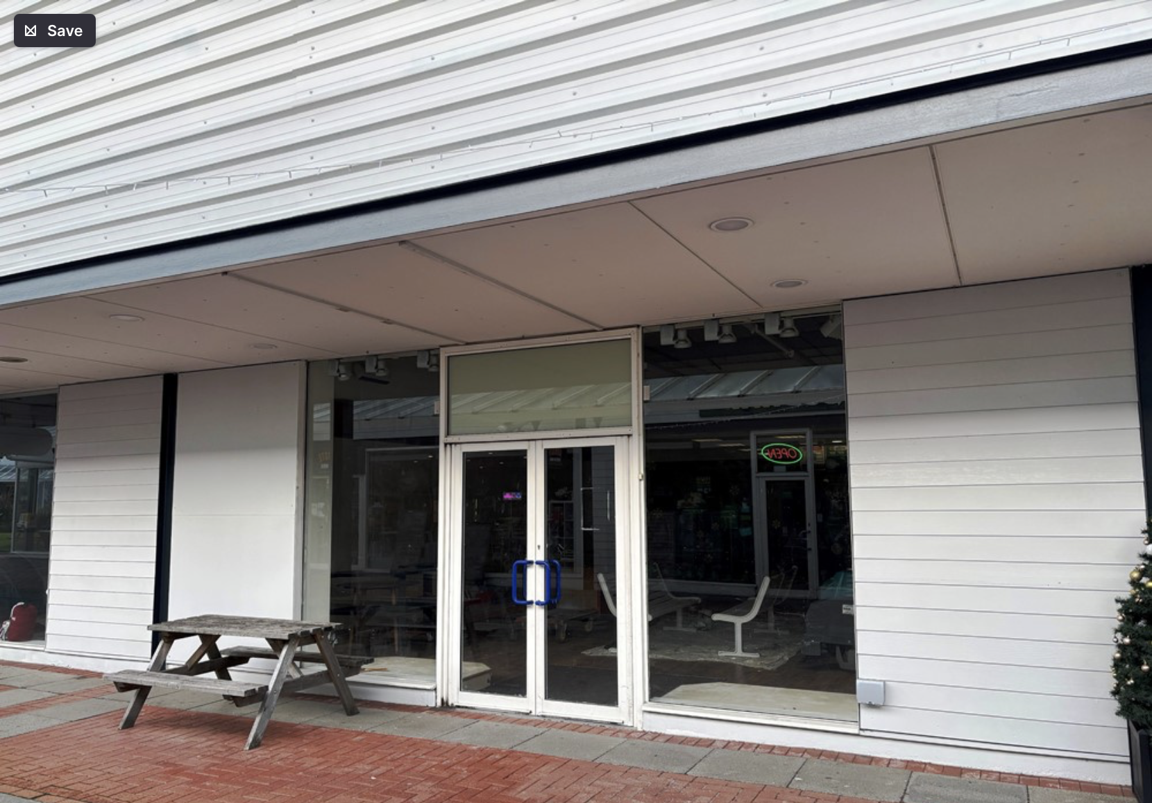 Newcastle Quays Retail Park Four former retail units, Newcastle Quays Retail Park, in North...